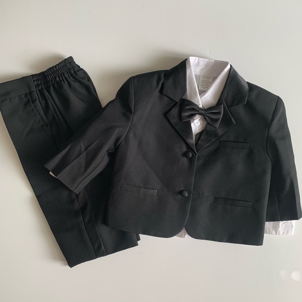 Men's Wearhouse Ring Bearer Toddler 5 Piece Tuxedo
